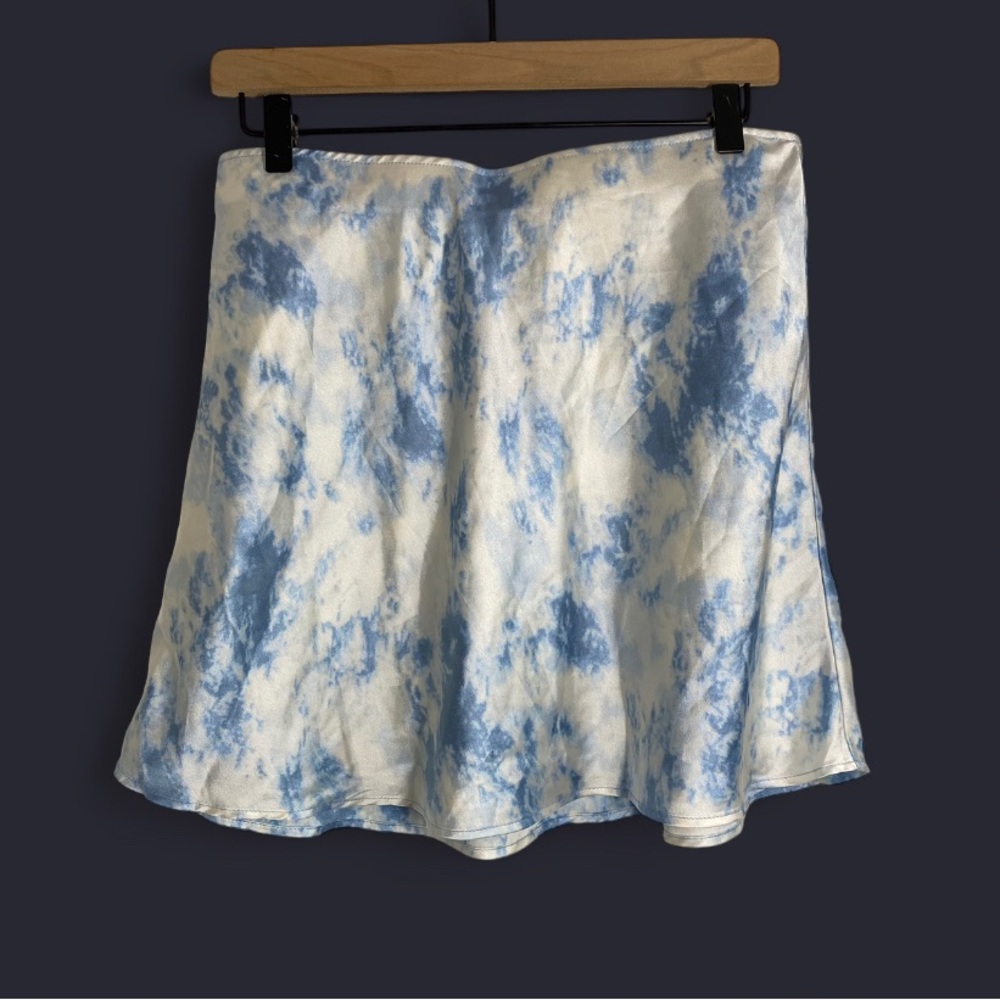 Nobo Women’s M Satin White Blue Cloud Graphic Print Mini Skirt
